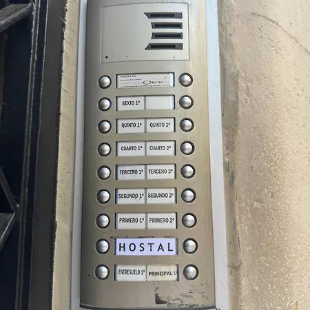 Hostal Madrazo-3